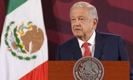 AMLO defiende paquete de reformas: ‘sigue el afán privatizador, hay que reformar la Constitución’