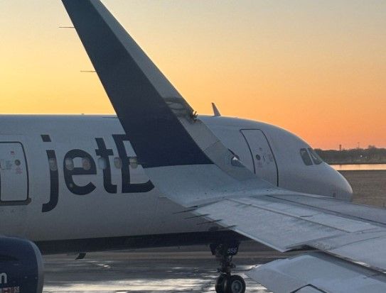Dos aviones chocan en el aeropuerto de Boston