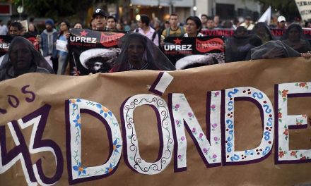 AMLO apunta a que normalistas de Ayotzinapa fueron incinerados en funerarias