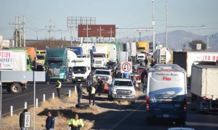 Transportistas bloquean carreteras del país para exigir seguridad
