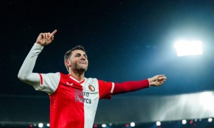 Santiago Giménez se desvincularía del Feyenoord en el mercado de verano