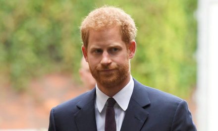 Príncipe Harry llega a Londres para ver a su padre que fue diagnosticado con cáncer