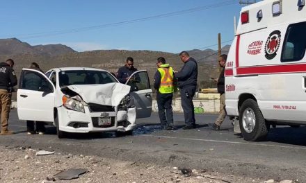 Imprudencia provoca aparatoso accidente en la carretera a Zacatecas