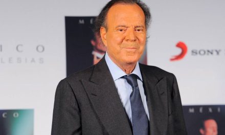 Julio Iglesias anuncia serie biográfica en Netflix