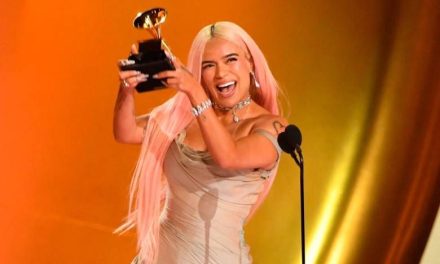Karol G gana su primer Grammy con ‘Mañana será bonito’