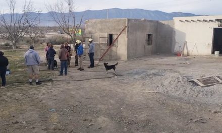 Se incendia nacimiento y una menor termina intoxicada en ejido de Parras