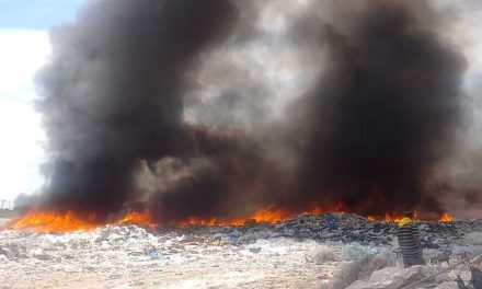 Incendio en relleno sanitario de Frontera preocupa a vecinos