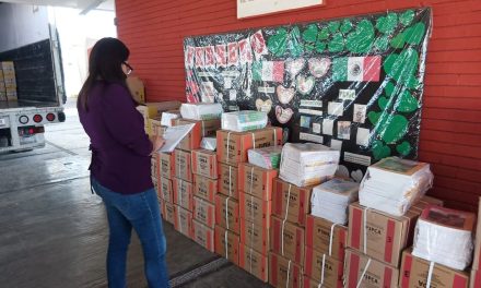 Sin quejas de padres tras entrega de libros