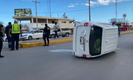 Menor resulta lesionado tras volcadura en colonia Reinera de Sabinas