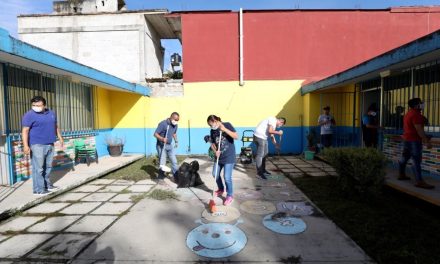 Suman 42 escuelas afectadas por granizada