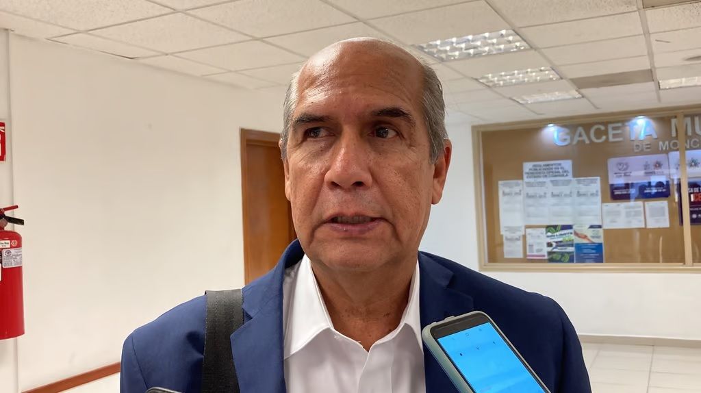 Abandonan panistas a Mario Dávila