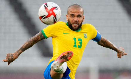 Acuerdan libertad de Dani Alves bajo fianza de un millón de euros