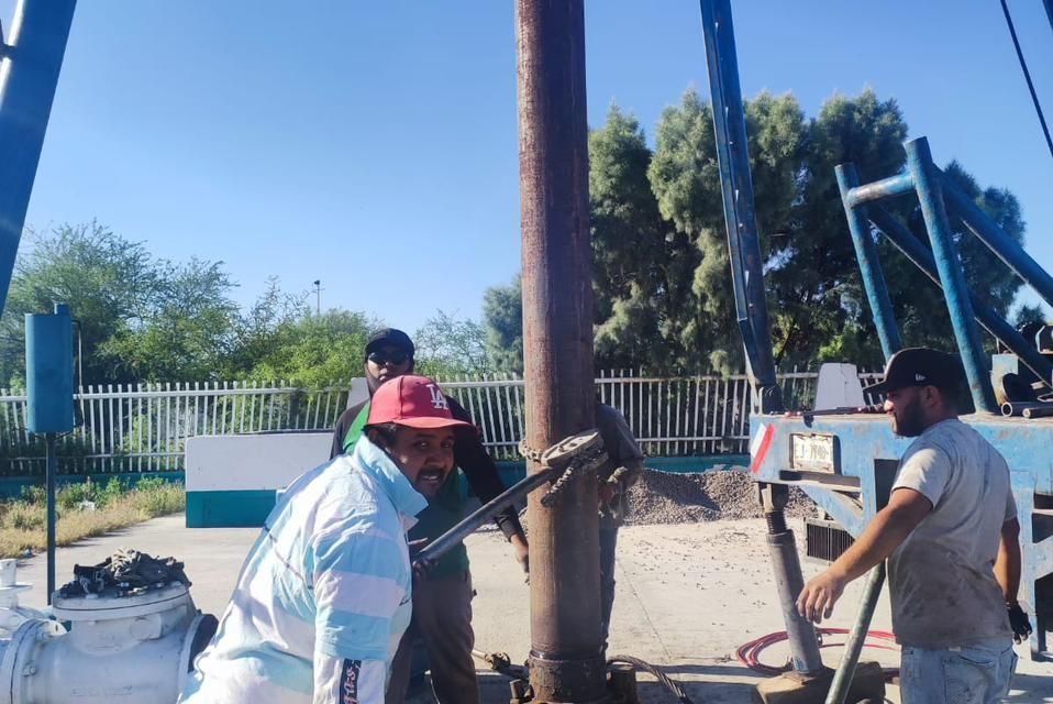 Da Simas Torreón mantenimiento a bomba de agua al oriente de la ciudad