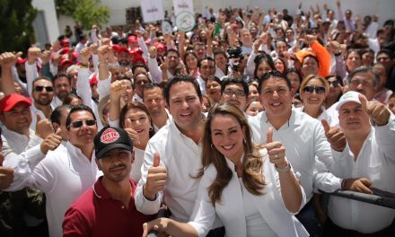 Concreta Javier Díaz su registro por la alcaldía de Saltillo