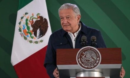 Le ordenan a López Obrador bajar entrevista con Canal Red… ‘Les molestó y están censurando’