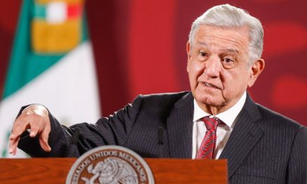 AMLO le pide a medios cooperación para no violar la veda electoral