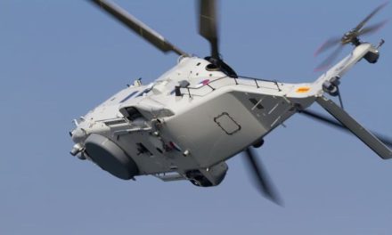 Aterriza de emergencia helicóptero de la Marina tras golpear cableado de la CFE en Sinaloa