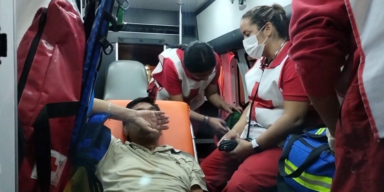 Ciclista ocasiona accidente en Parras