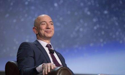 Jeff Bezos doblega a Elon Musk y se coloca como el hombre más rico del mundo