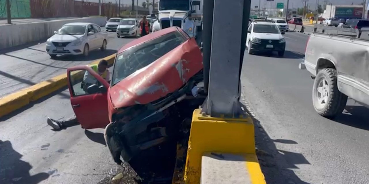 Jóvenes en estado de ebriedad protagonizan accidente en Saltillo