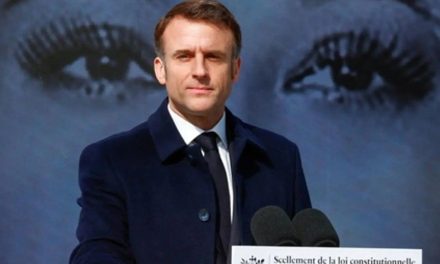 Presidente de Francia impulsa ley de suicidio asistido