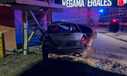 Saltillo: Muere prensado en su vehículo
