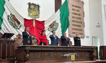 ‘En mis venas corre sangre buitre’; Manolo Jiménez se compromete apoyar a la Narro
