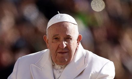 Papa Francisco le ‘pide’ a Ucrania rendirse; pero ellos lo rechazan