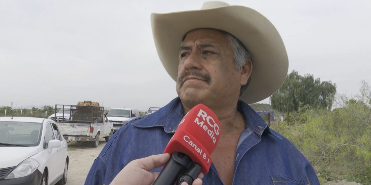 Piden a CFE retire poste en San Juan de Amargos