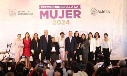 Reciben mujeres destacadas en Saltillo Premio Municipal de la Mujer