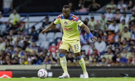 Julián Quiñones vuelve a sufrir racismo de fans de Chivas