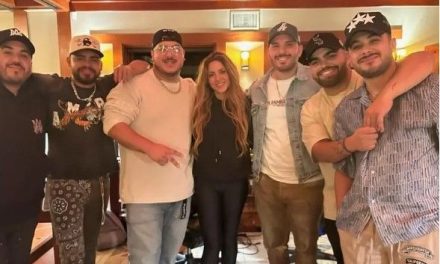 Shakira suelta la bomba y anuncia ‘Entre Paréntesis’; su nueva canción junto al Grupo Frontera