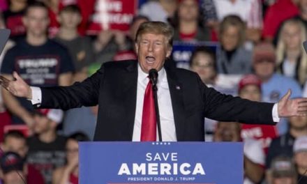 Trump considera prohibición nacional del aborto después de 15 Semanas