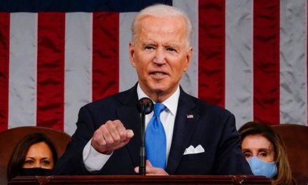 Biden avala condonar deuda estudiantil a 30 millones de ciudadanos