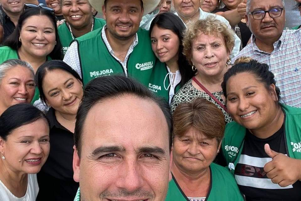 Reitera Manolo su compromiso con la gente de Múzquiz