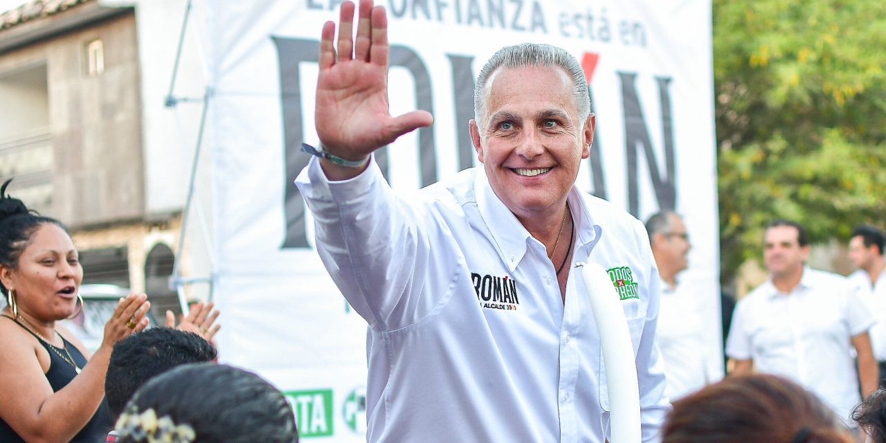 Lidera Román Cepeda la disputa por Torreón
