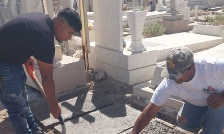 Realizan limpieza en panteones municipales de Torreón