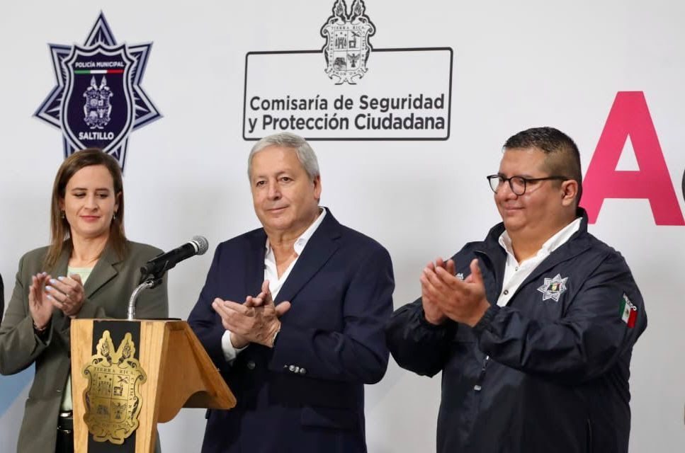 Reconoce Chema Fraustro a policías del programa Activa Tu Salud