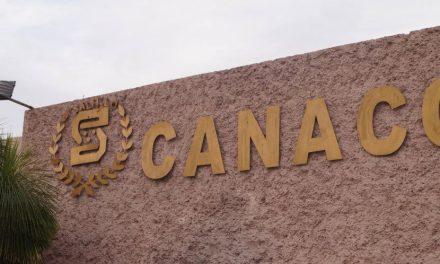 Los candidatos se reunen con integrantes de Canaco