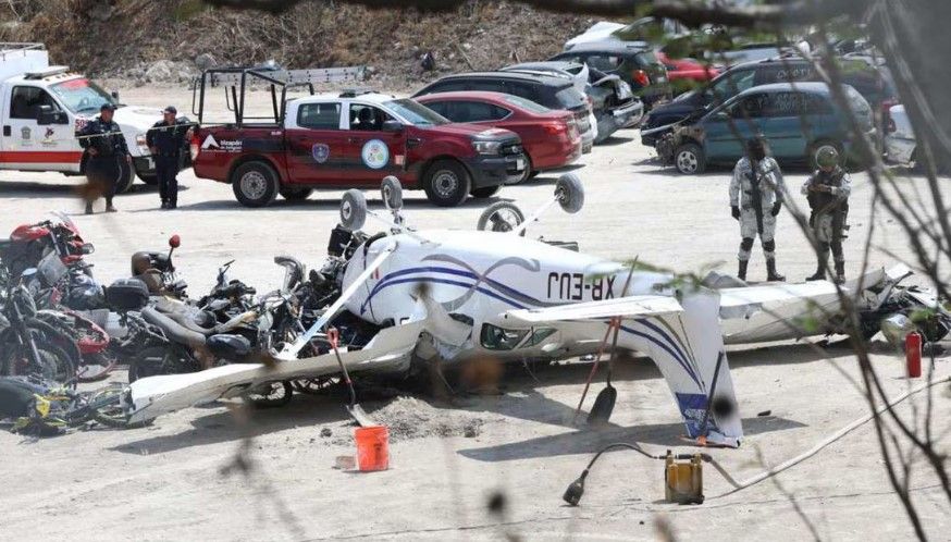 Se desploma avioneta en  el Estado de México y deja tres heridos