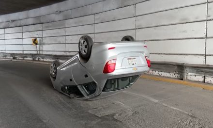 Se registra doble accidente en el Distribuidor Vial Carranza en Saltillo