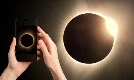 Así puedes tomar una foto de manera segura con tu celular durante el eclipse de sol