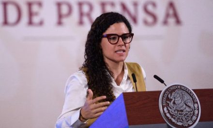 Luisa María Alcalde afirma que ‘se hizo un escándalo’ y reconoce ‘error’ en dictamen para la creación del Fondo de Pensiones