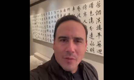 El gobernador inició gira de promoción por Asia