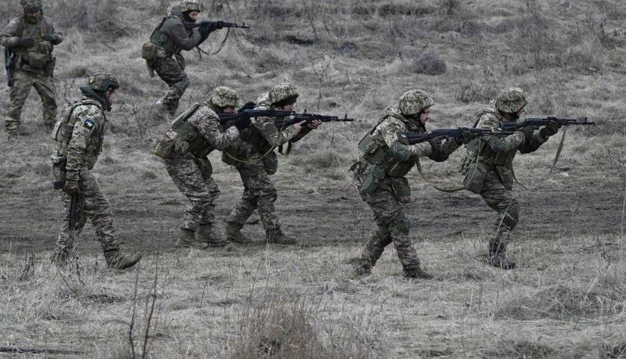 Acusa Rusia a Estados Unidos de reclutar a miembros de cárteles mexicaicanos para combatir en Ucrania