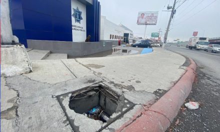 Reportan peligrosa alcantarilla en Saltillo