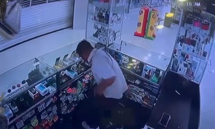 Roban 50 mil pesos en equipos celulares en Plaza Mirasierra de Saltillo