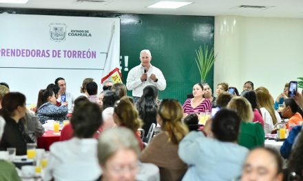 Alcalde supervisa programa de microcréditos para emprendedoras en Torreón
