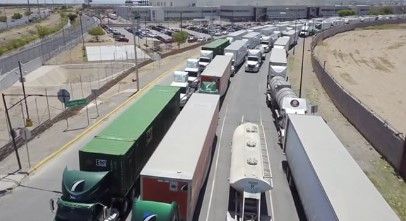 Ante el incremento del flujo de migrantes Texas vuelve a bloquear exportaciones mexicanas