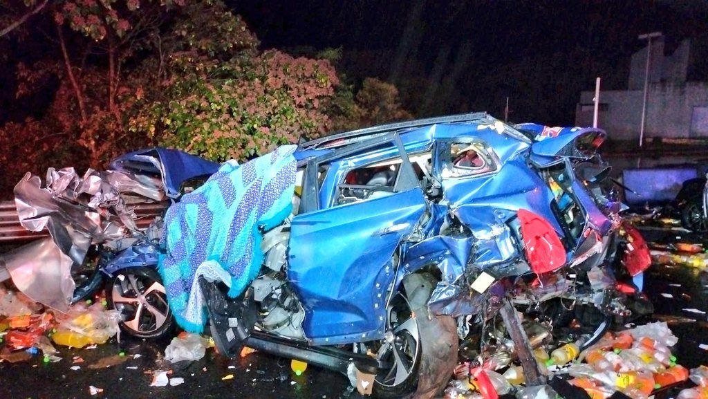 Tragedia en la autopista México-Tuxpan deja cinco muertos y numerosos heridos